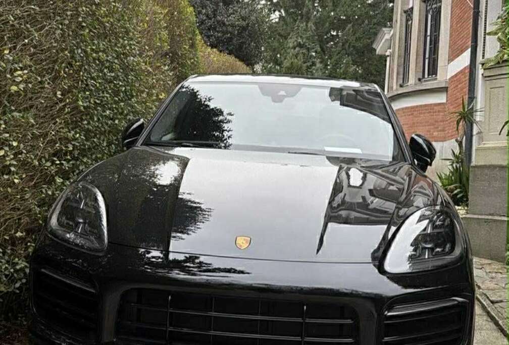 Porsche 4.0 Bi-Turbo V8 GTS Tiptronic