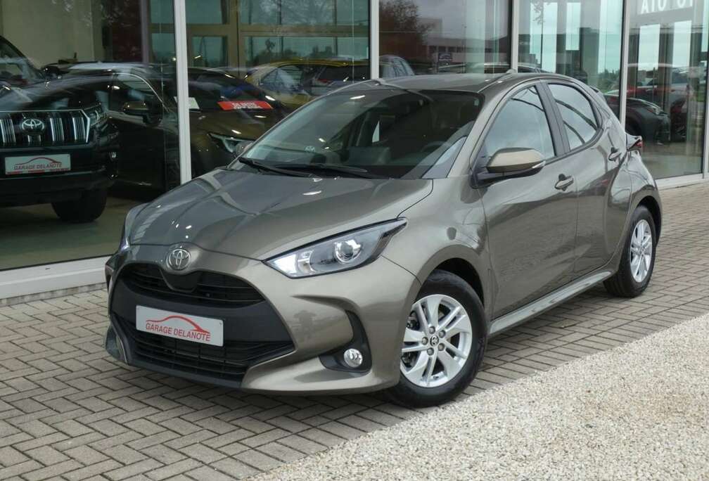 Toyota Hybrid Dynamic +Apple carplay +Android auto 3800KM