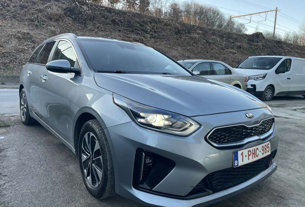 Kia 1.6 PHEV HYBRID+NAVI+CAMERA+CarPlay