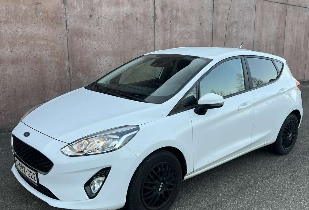 Ford 1.1i Trend / Carplay