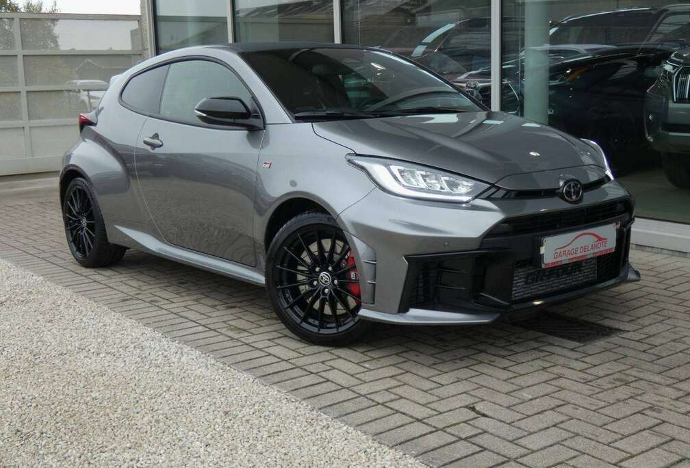 Toyota GR 280pk High Performance +Sperdiff +Premium pack (Dodehoek+JBL+Parkeersensoren+Zetelverwarming+...)