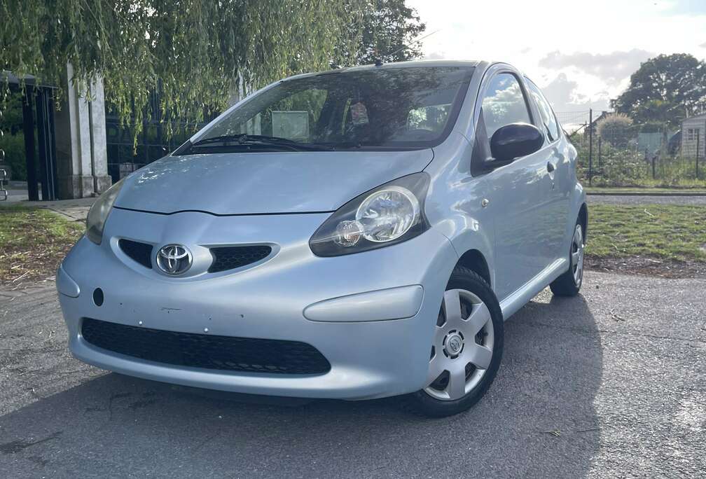 Toyota 1.0i VVT-i Sport
