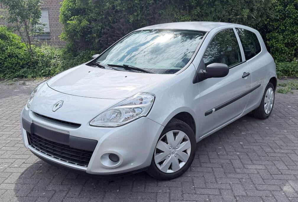 Renault Clio 1.2i Authentique