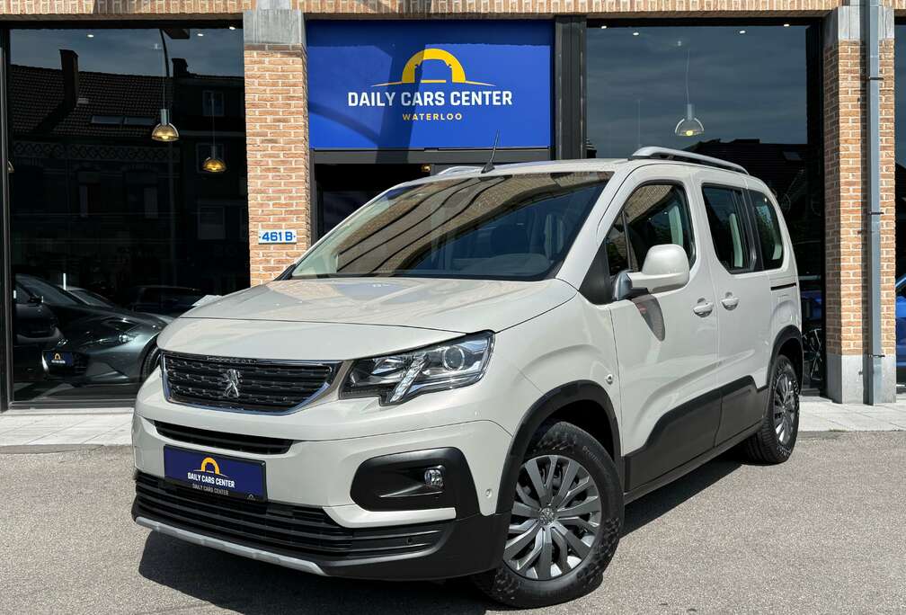 Peugeot 1.2 Long Active CarPlay I Attelage I Cruise