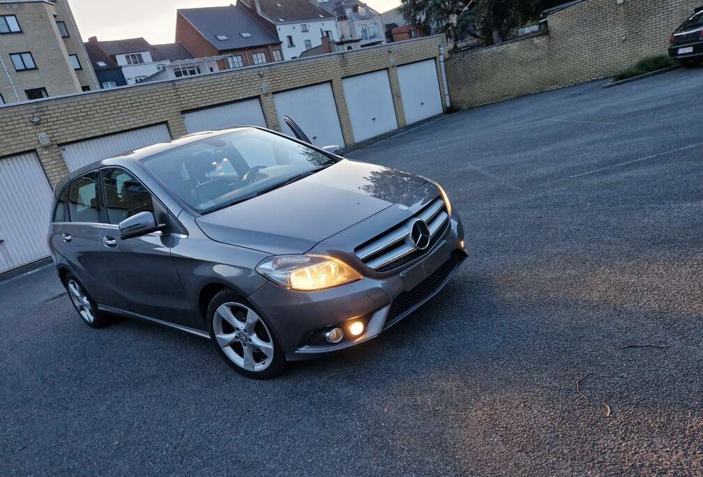 Mercedes-Benz B 180 (BlueEFFICIENCY)