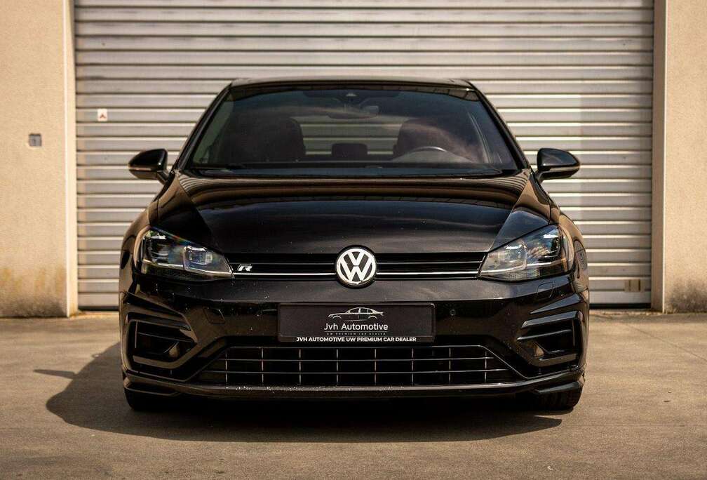 Volkswagen Golf R 4Motion (BlueMotion Technology) DSG