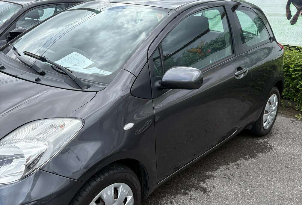 Toyota Yaris 1.33i VVT-i London