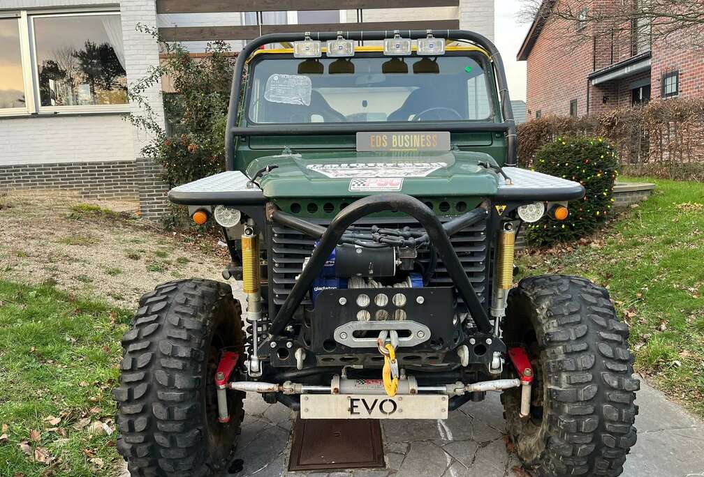 Land Rover 6.2L     Unique