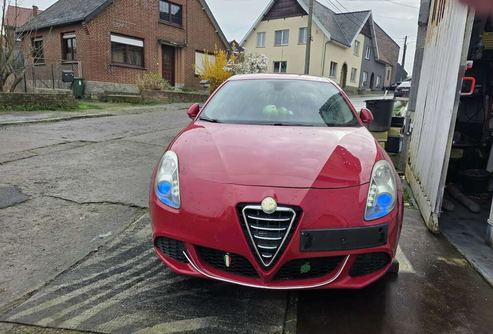 Alfa Romeo Giulietta 2.0 JTD M-Jet CTOK prête à immatriculer