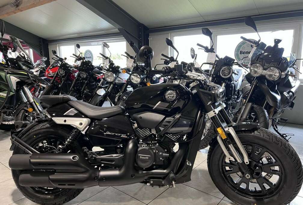 BOBBER V-TWIN 400