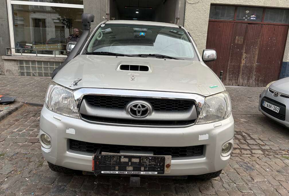 Toyota 3.0 D-4D 4WD SR UNIQUEMENT L\'EXPORTATION