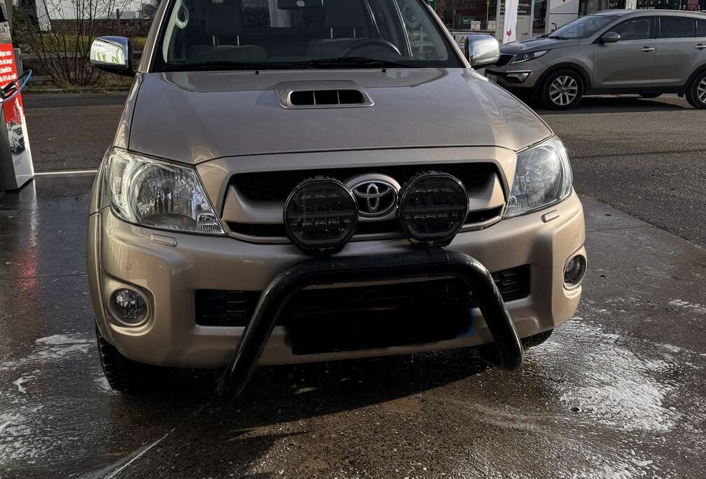 Toyota 3.0 Turbo D-4D 4WD SR