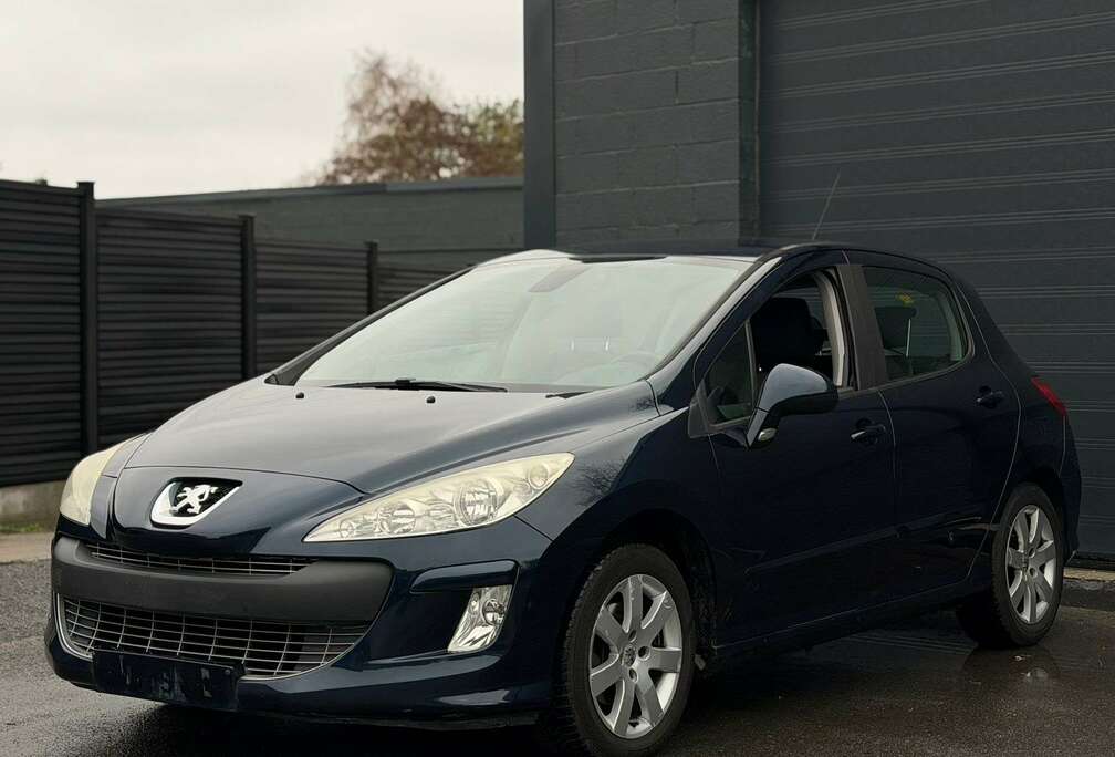 Peugeot 1.6i Active Boite AUTOMATIQUE avec GPS