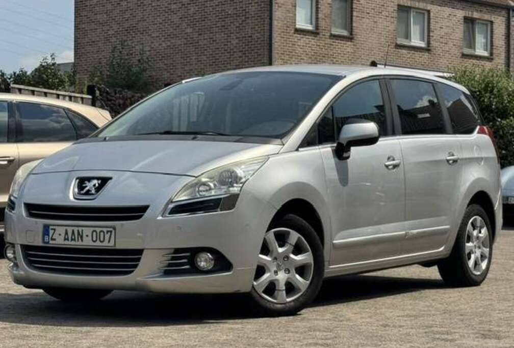 Peugeot 5008 1.6 HDi Active FAP - Clim - GPS - VE - VC  -RE - 5 Places - VENTE MARCHAND OU EXPORT SANS GARANTIE NI CT