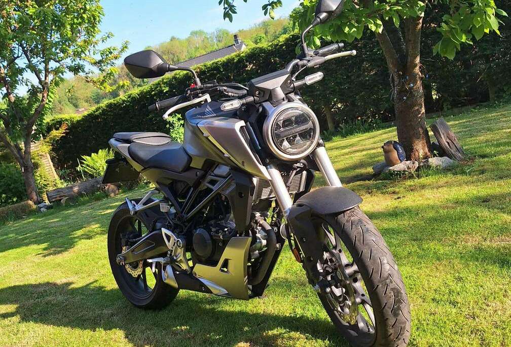 Honda CB125R