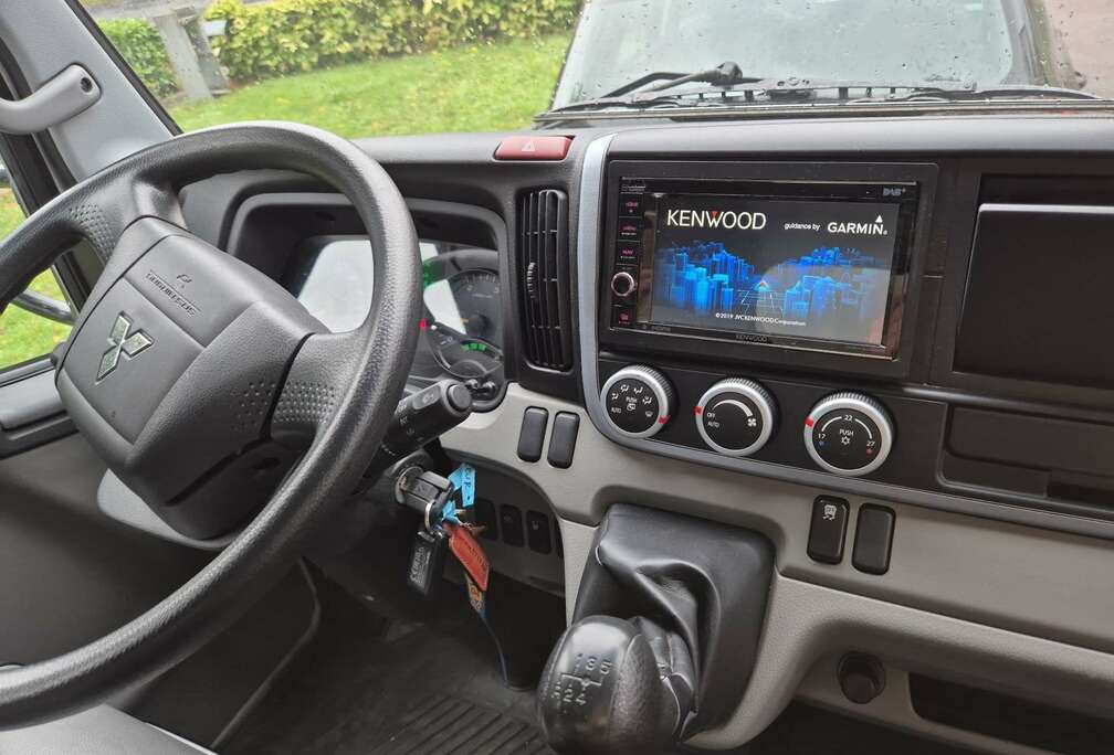 Mitsubishi fuso canter
