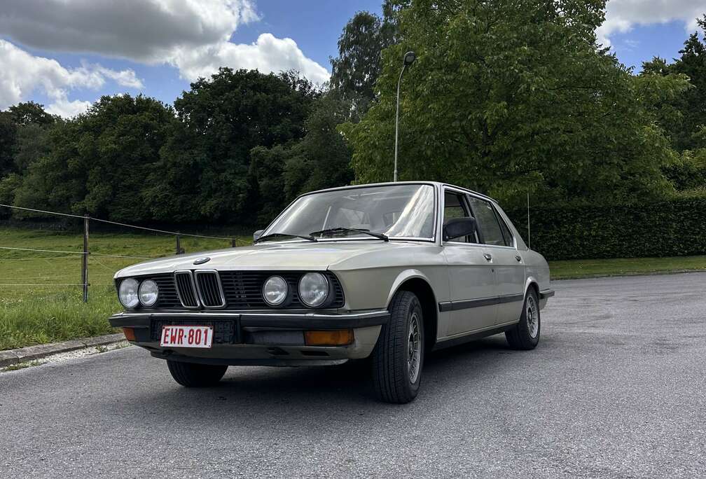 BMW 520i