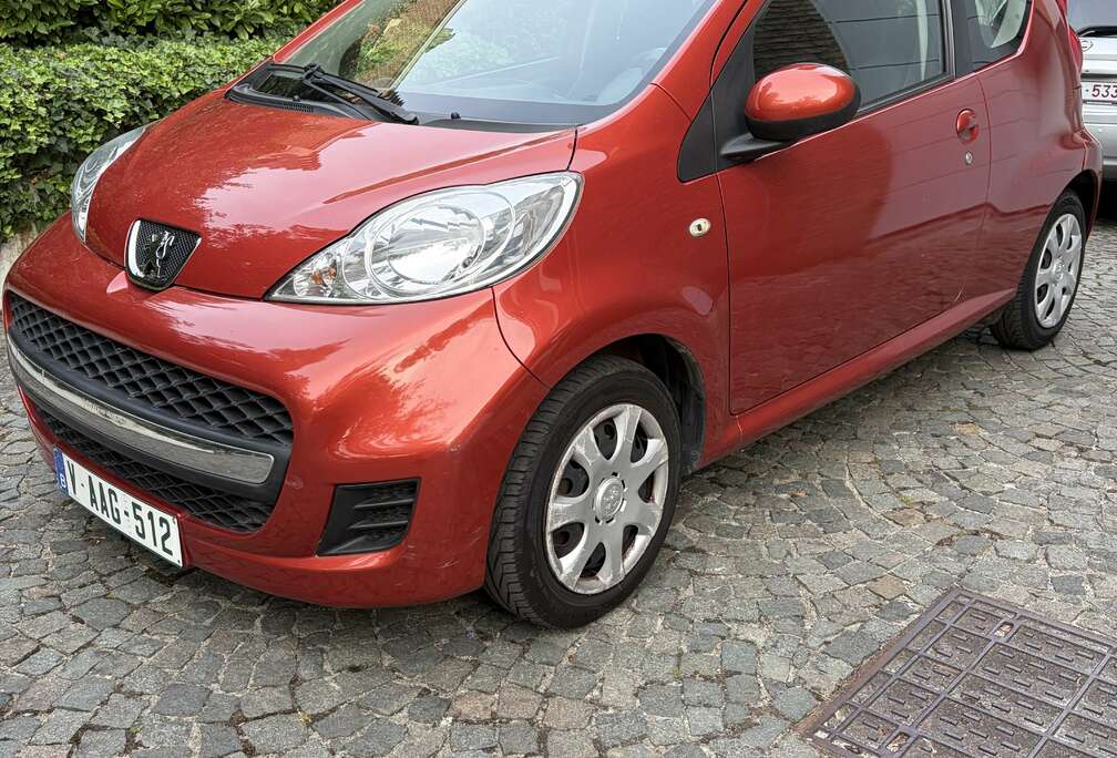 Peugeot 1.0e 12V 68ch BLUE LION Trendy