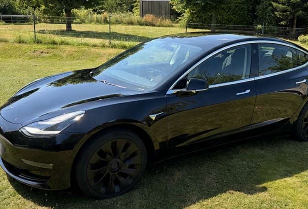 Tesla 75 kWh Long-Range Dual Motor Avec Attache Remirque