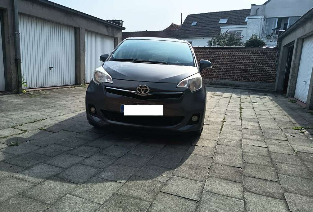 Toyota Verso S 1.33 VVT-i Comfort **  Climatisation *