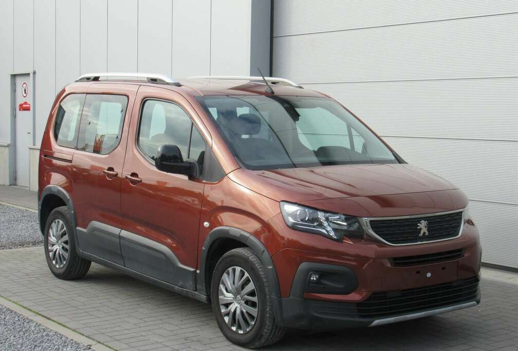 Peugeot 1.5 HDi Allure /€9.500 netto / Airco / Trekhaak