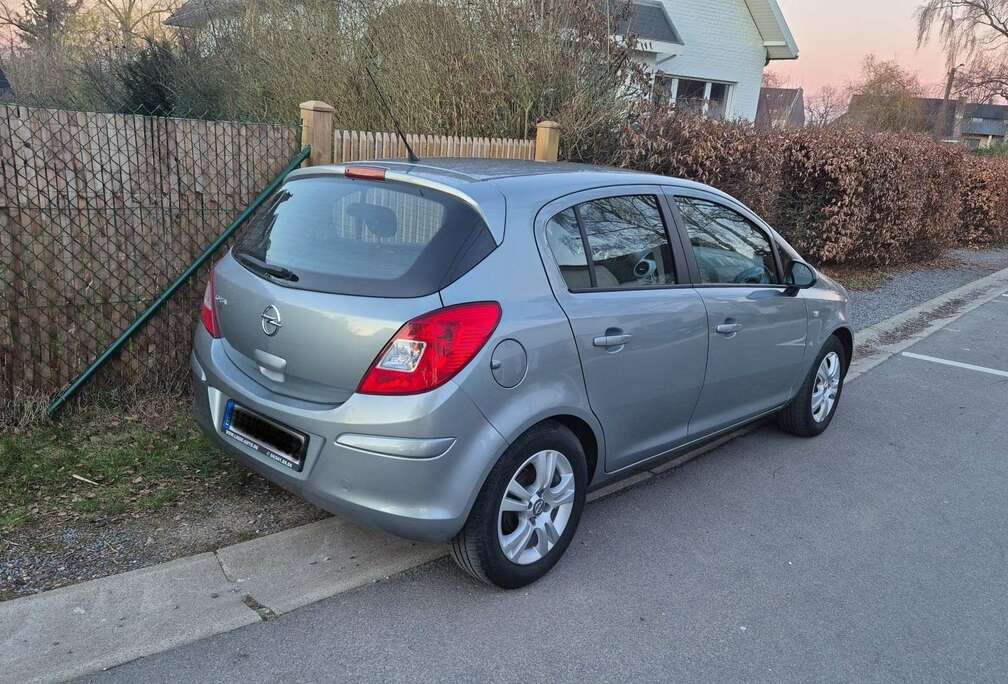 Opel Corsa 1.2i Enjoy