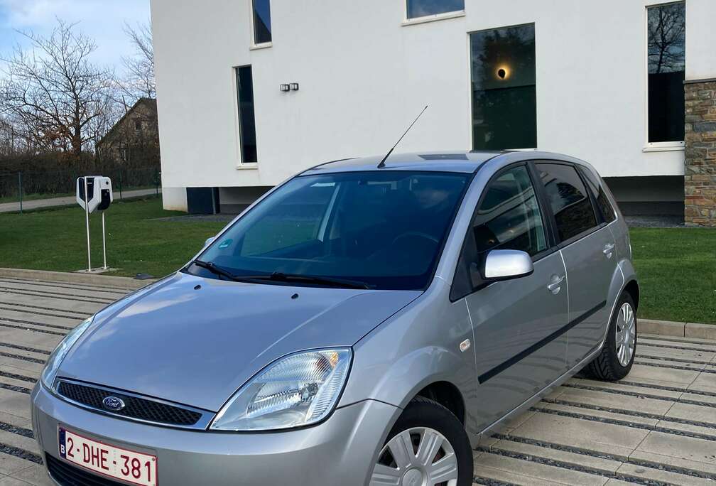 Ford Fiesta 1.4i 16v Ambiente