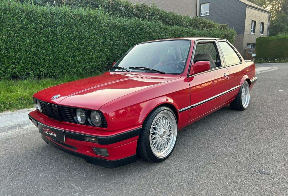 BMW E30 335i 211 Ch