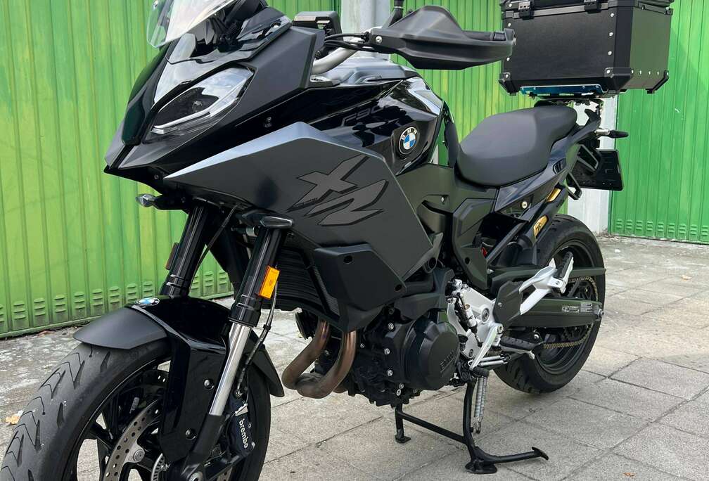 BMW Triple black finition PRO