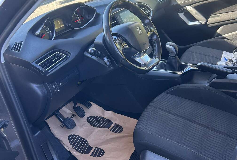 Peugeot 1.2 PureTech Active
