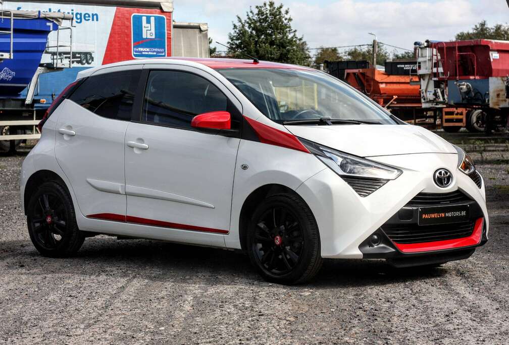 Toyota 1.0 VVT xplayII/ CruiseControl/ Carplay/ Camera/ DAB+/ Airco/ etc
