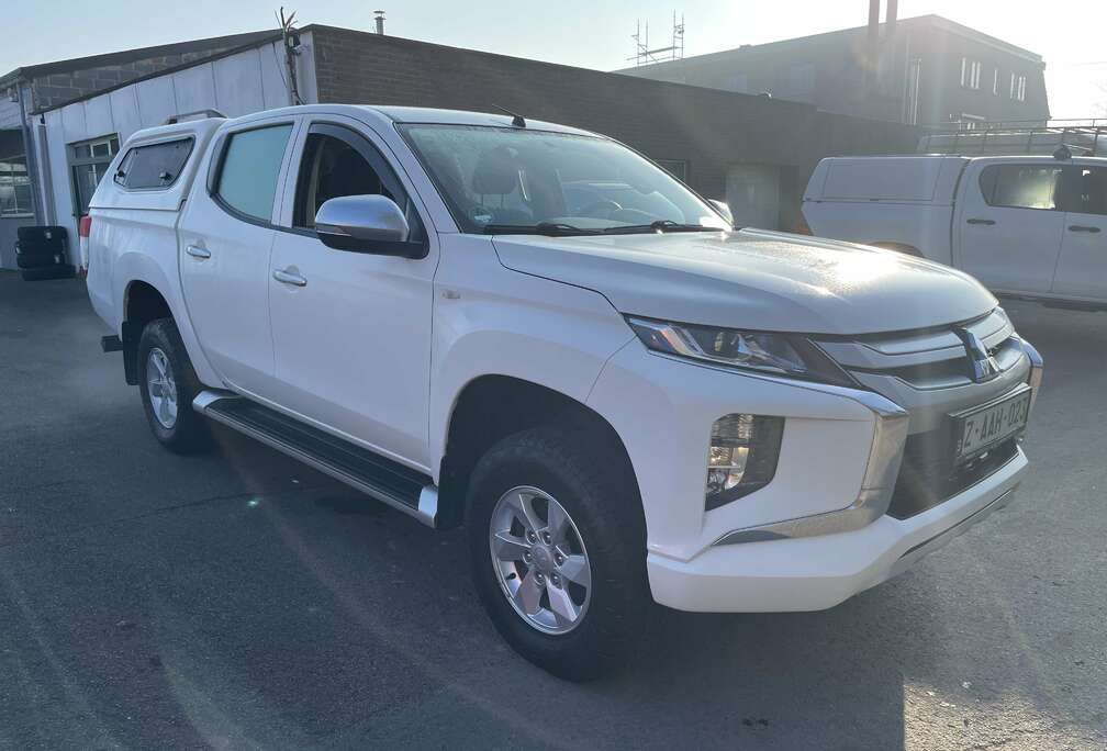 Mitsubishi 2.3DI-D 4WD-II CLIMA HARD TOP M.PIED 23900 HTVA