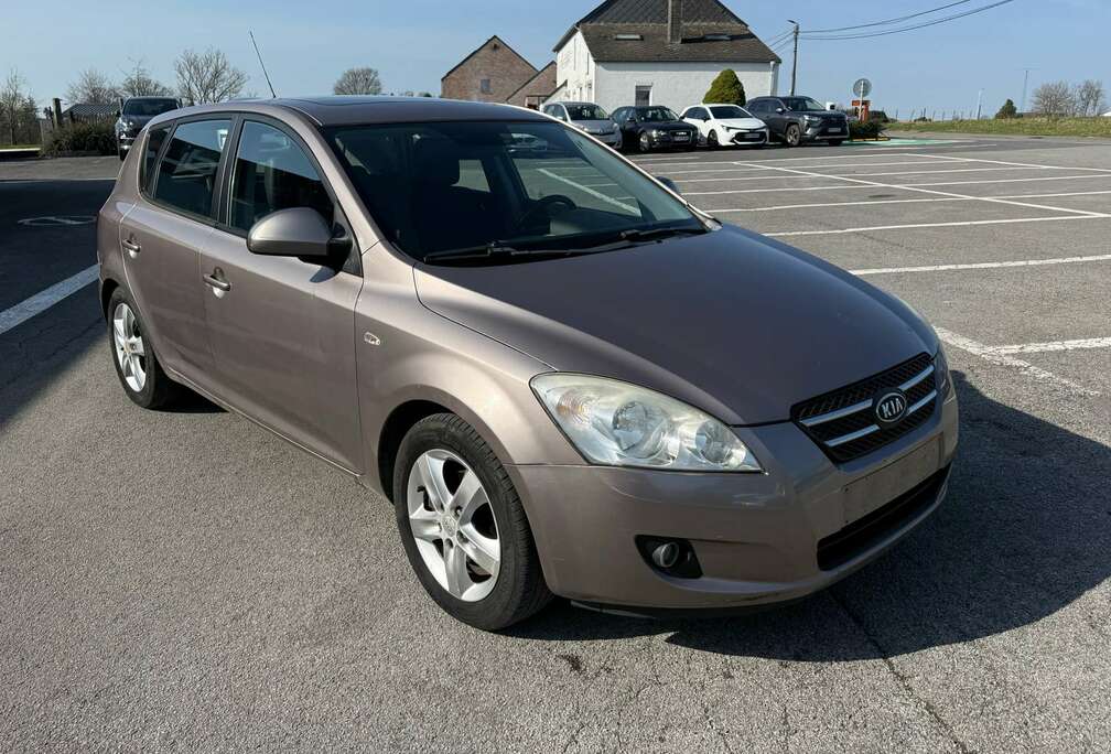 Kia EXPORT OU MARCHAND PARFAIT ETAT