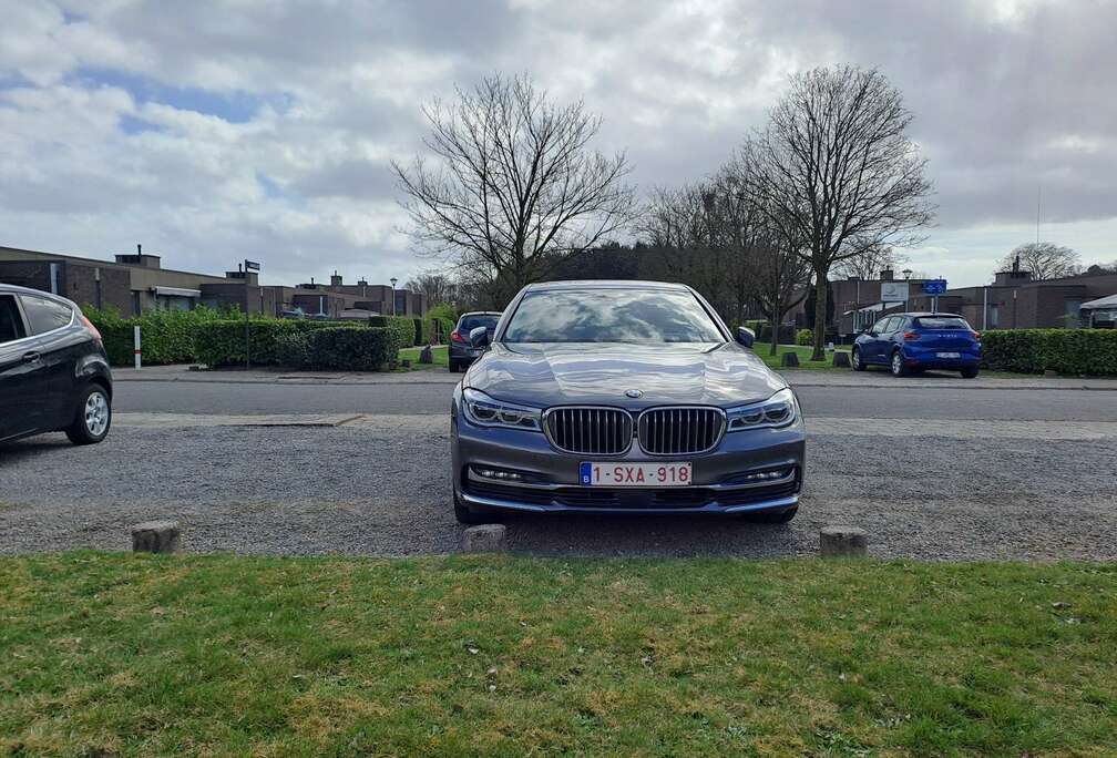 BMW 740eA Plug-In Hybrid (240 kW)