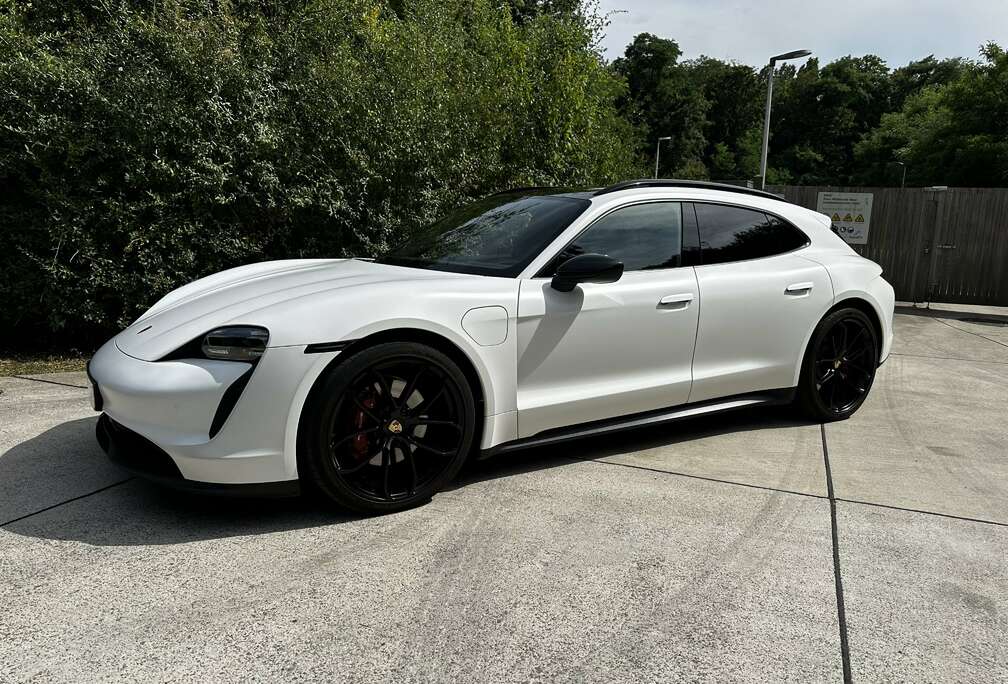 Porsche Sport Turismo 93.4 kWh