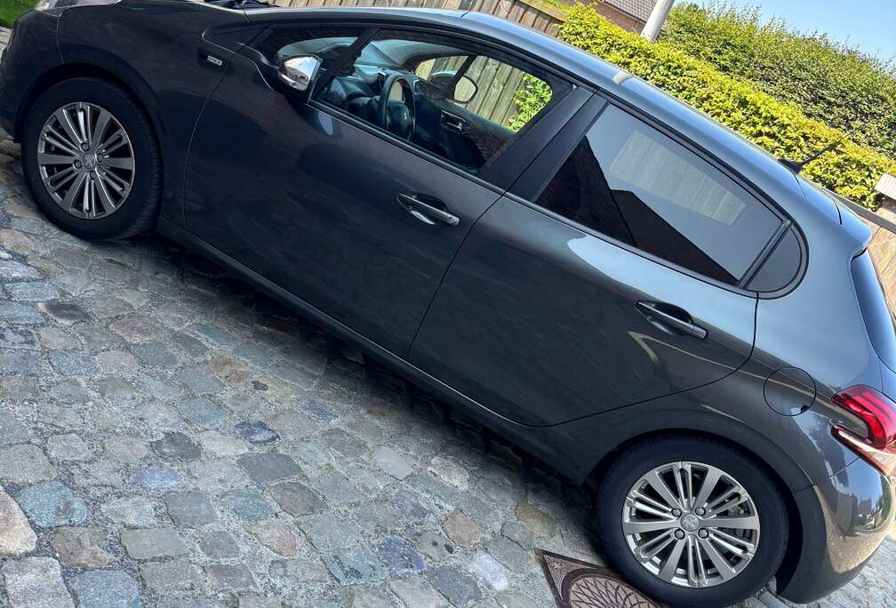 Peugeot 208 PureTech 82 Style