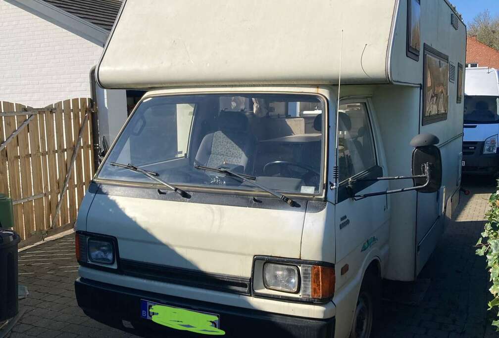 Mazda E2200 camper