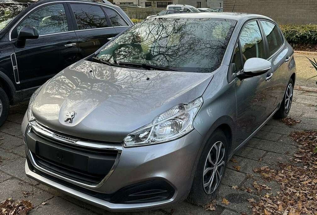 Peugeot 208 PureTech 82 Stop