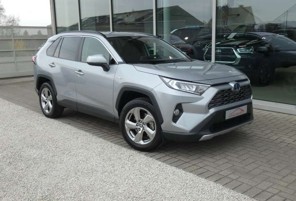 Toyota HYBRID Dynamic Plus+GPS +Carplay +Set winterbanden +Elektrische koffer