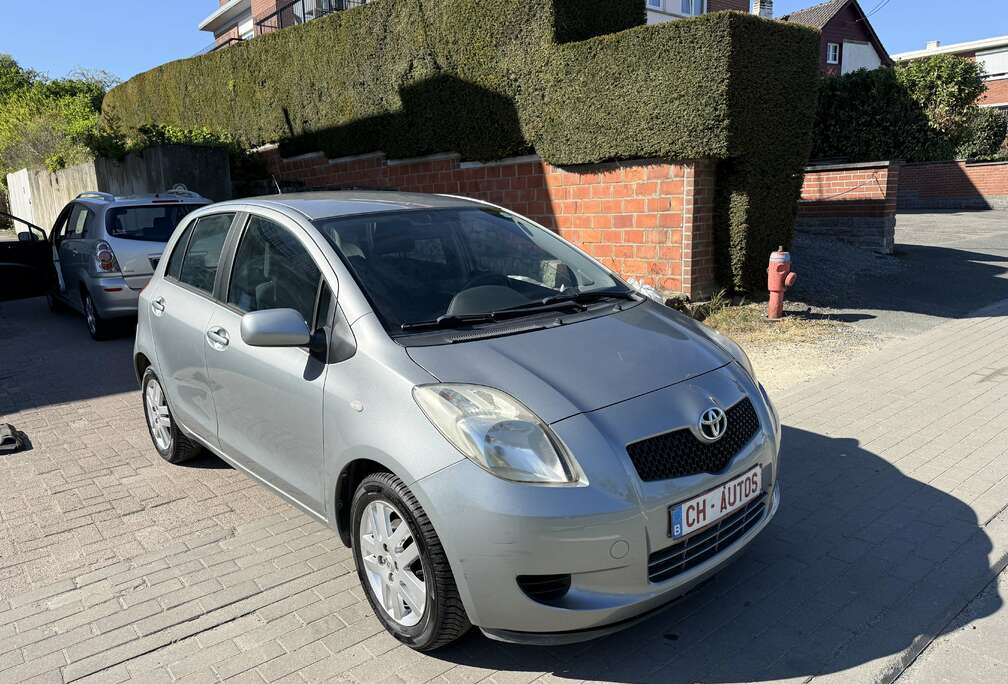 Toyota 1.3i CLIMATISÉ PRETE A IMMATRICULÉ -GARANTIE 1 A
