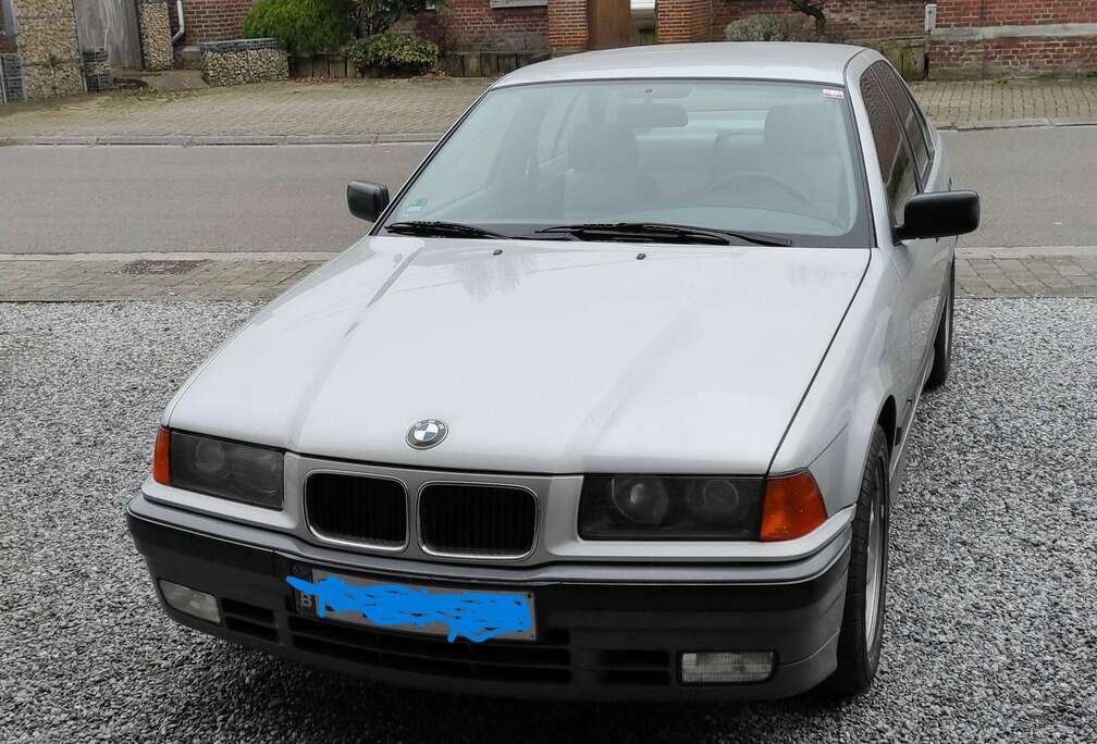 BMW 320i