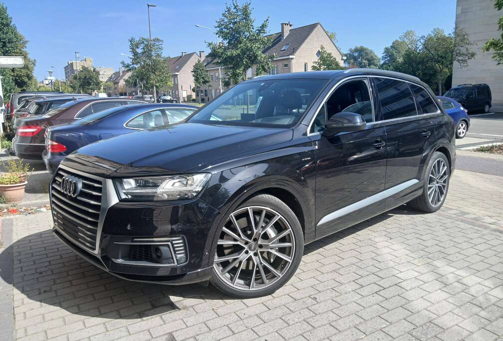 Audi Q7 e-tron 3.0 TDi S-line 22inch/pano/...V6 Quattro (190kW)