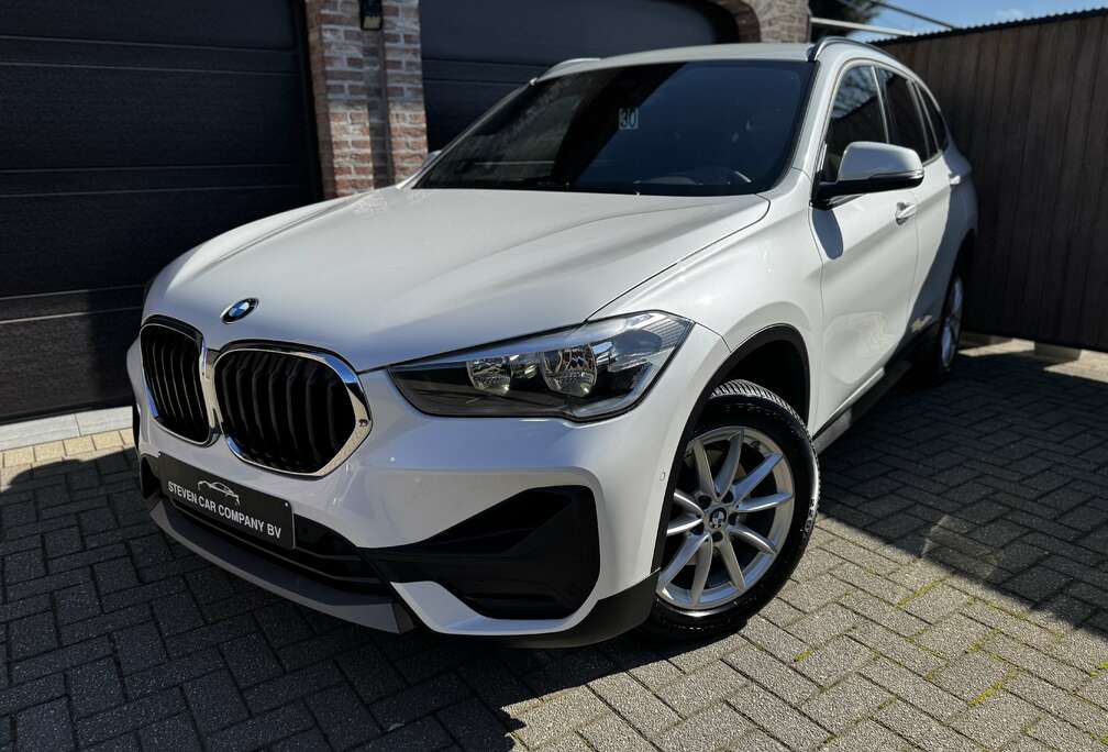 BMW  PARELMOER  NAVI  CAMERA  PDC  AUTO A/C