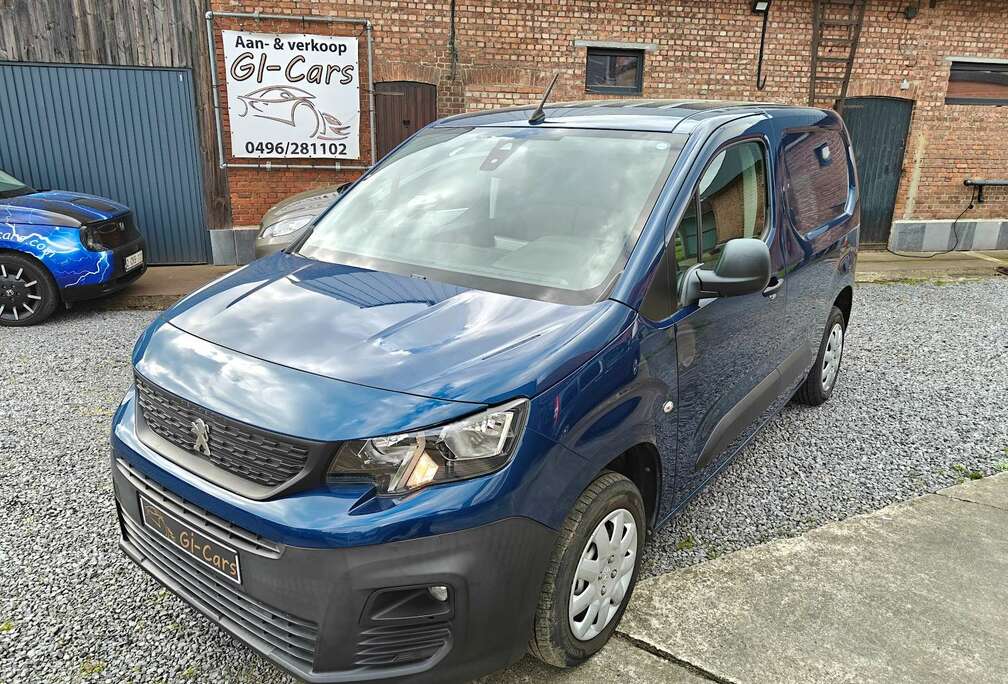 Peugeot 1.2 Benzine L1 Light Premium 3Zit