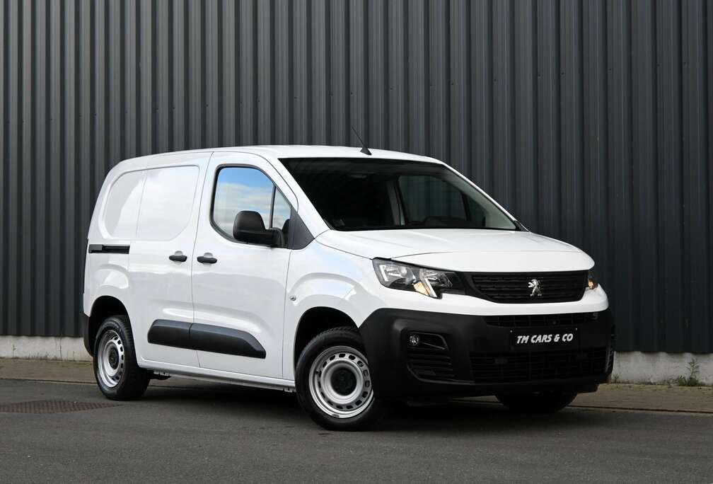 Peugeot 1.2i 3-zit, AC, PDC, Cruise, Bluetooth