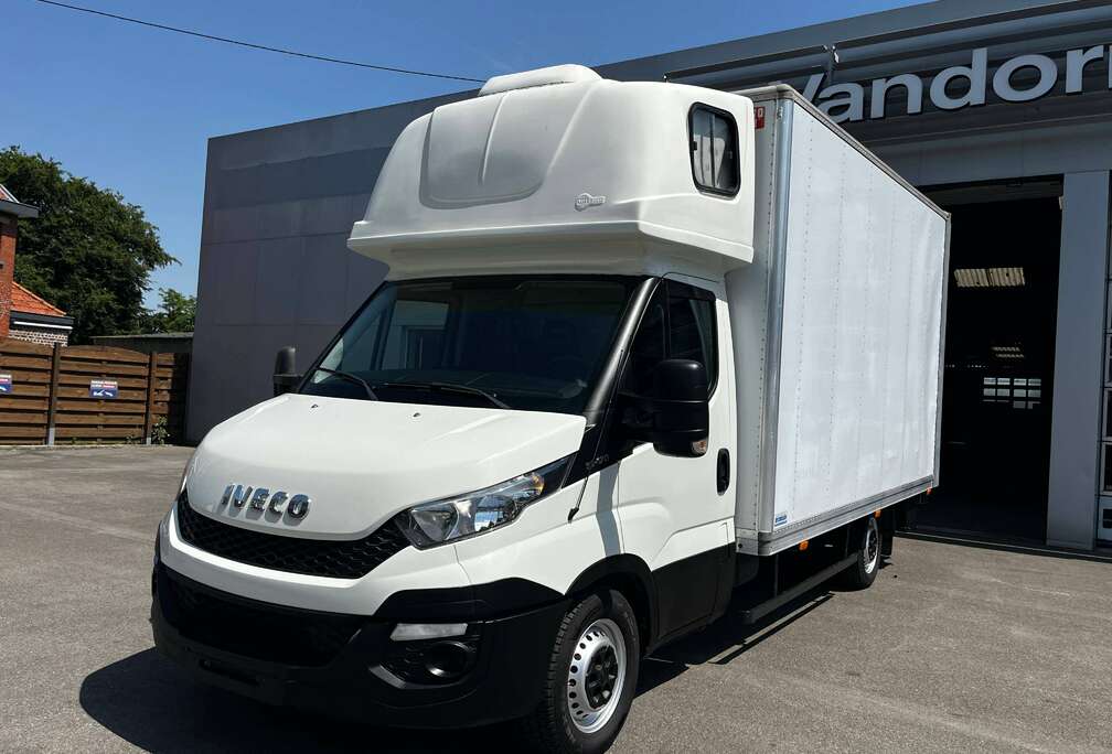 Iveco PERMIS B CAISSE + HAYON
