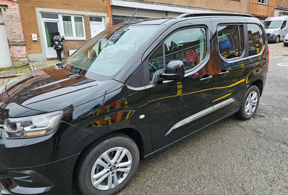 Toyota Proace City Verso LWB 1.2 PureTech Shuttle
