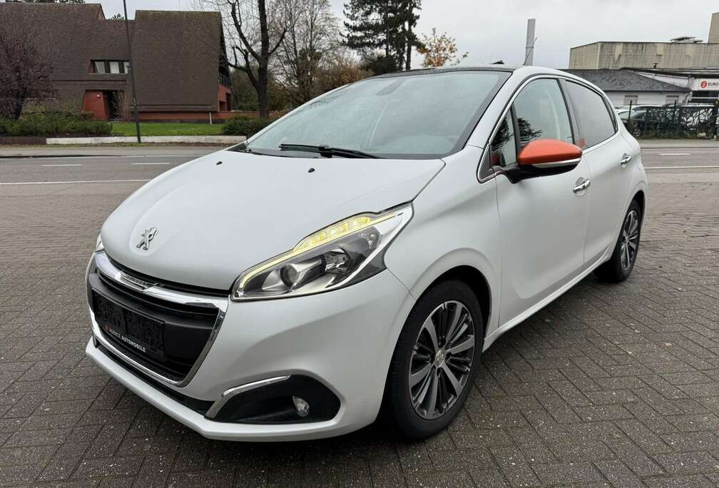 Peugeot 208 1.2 ROLAND GARROS