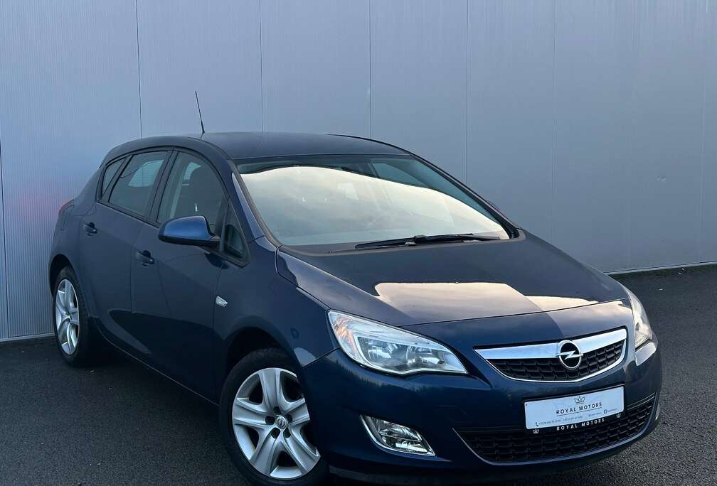 Opel Astra 1.4i Cosmo