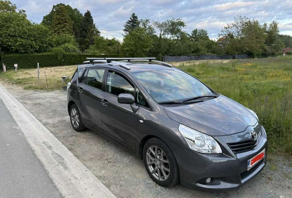Toyota 1.8i Premium Multidrive S 7pl.